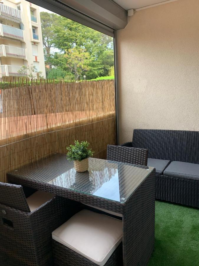 Chaleureux Appartement Face Au Port Sta Lucia, Tout A Pieds, Wifi Saint-Raphaël Dış mekan fotoğraf
