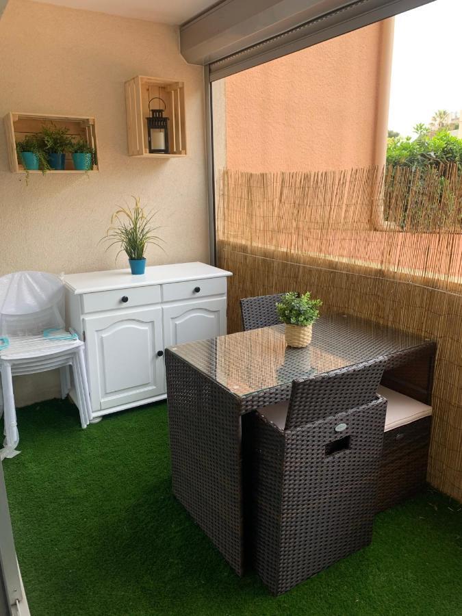 Chaleureux Appartement Face Au Port Sta Lucia, Tout A Pieds, Wifi Saint-Raphaël Dış mekan fotoğraf