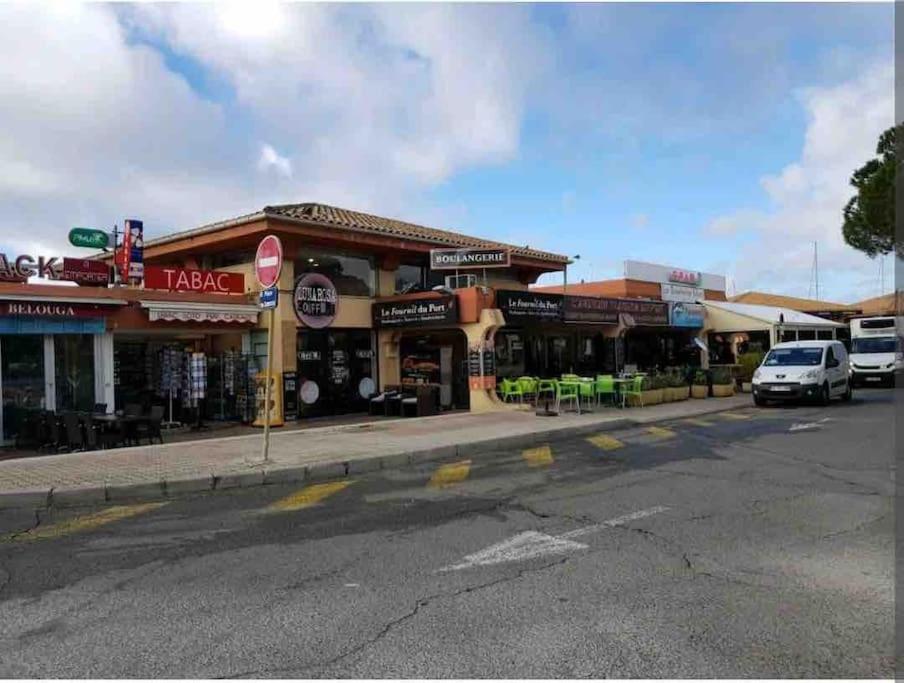 Chaleureux Appartement Face Au Port Sta Lucia, Tout A Pieds, Wifi Saint-Raphaël Dış mekan fotoğraf