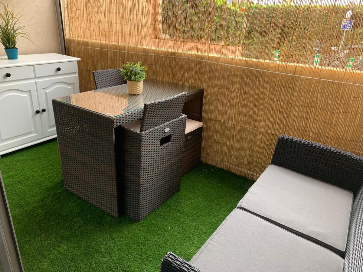 Chaleureux Appartement Face Au Port Sta Lucia, Tout A Pieds, Wifi Saint-Raphaël Dış mekan fotoğraf